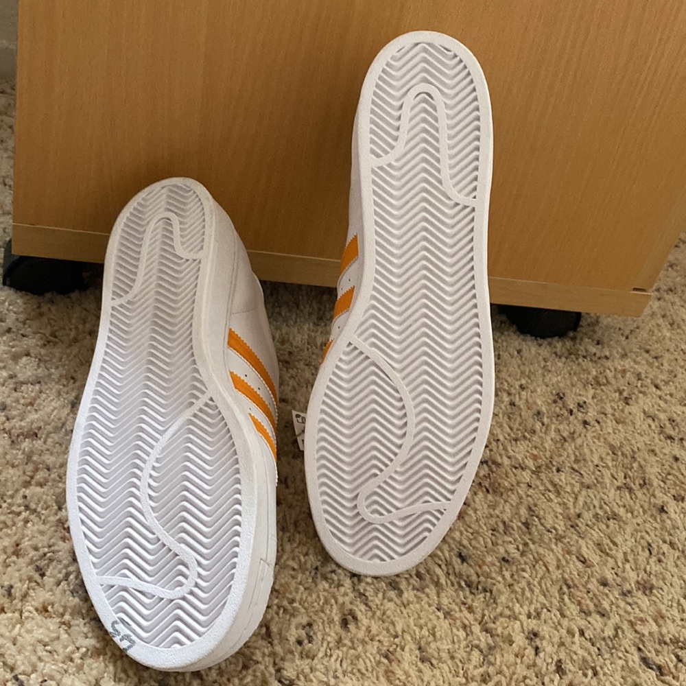 Mens Adidas Superstar Cloud White and Orange size 11.5 - Picture 3 of 6